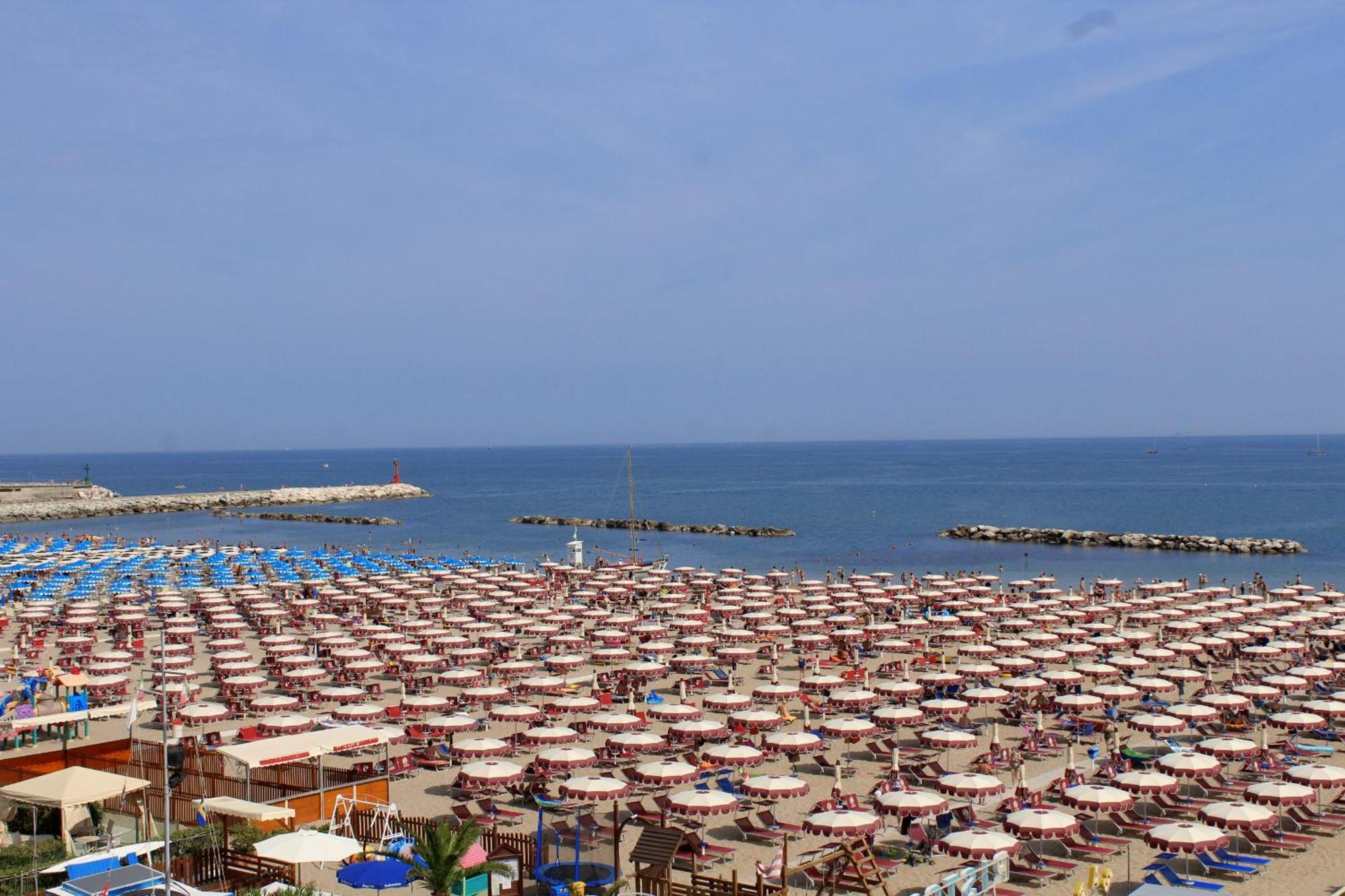 Hotel Splendid Gabicce Mare Esterno foto