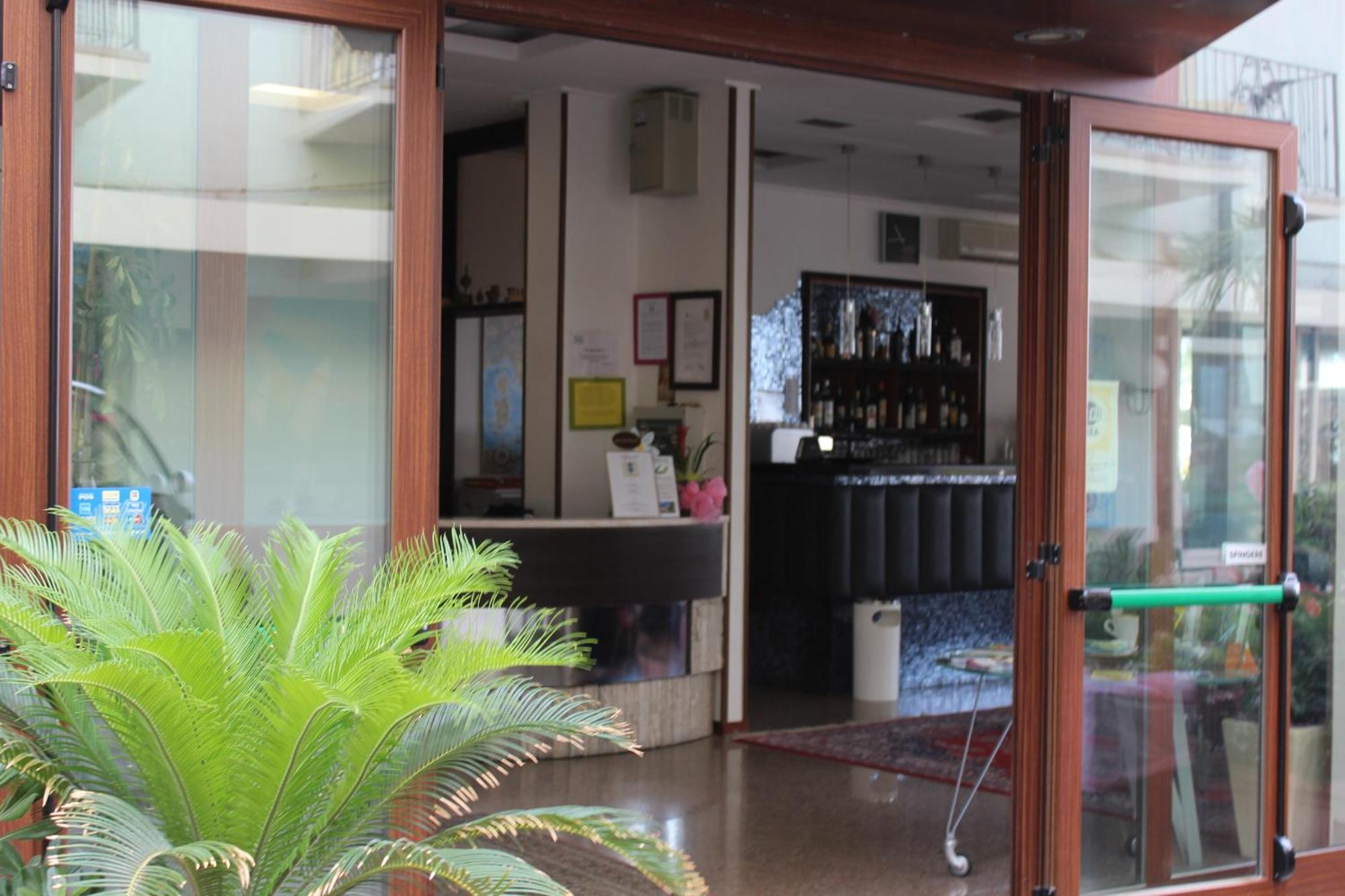 Hotel Splendid Gabicce Mare Esterno foto
